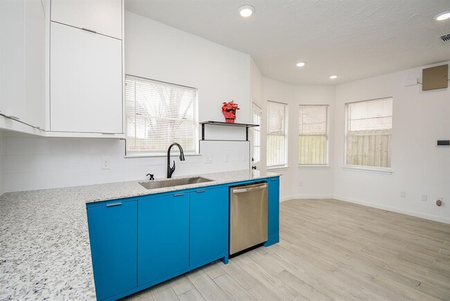 Building Photo - 1510 Plumwood Dr