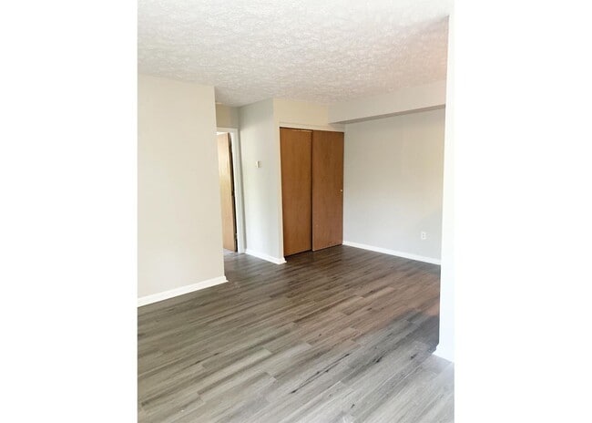 Building Photo - 3033 Clifton Ave