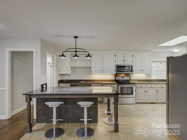 Building Photo - 6219 Colchester Pl