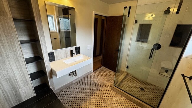 Building Photo - Wonderful 4BR 3BA w/ 2 Car Garage on 1.38 Acres in desirable Mendota Heights neighborhood!