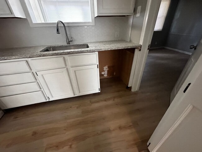 Building Photo - Great Home in Groose pointe $300 OFF MOVE ...