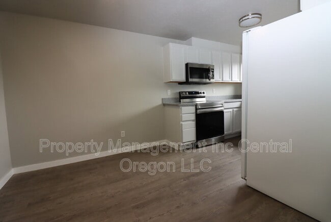 Building Photo - 1472 NE Whisper Ridge Dr