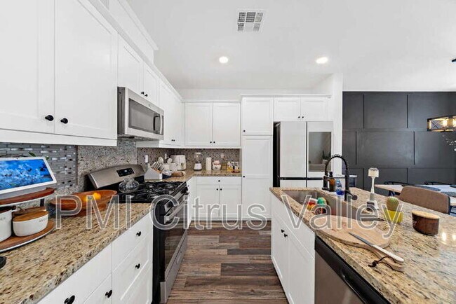 Building Photo - 34495 Agave Dr