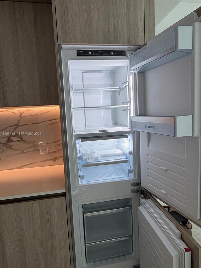 Building Photo - 77 SE 5th St