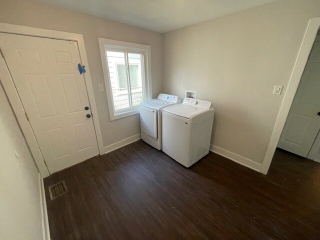 Building Photo - 17118 Lorenz Ave