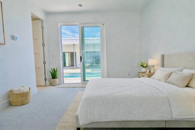 Building Photo - 3402 Ambassador Dr