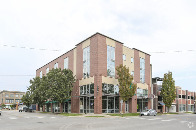 Building Photo - Lofts in the heart of downtown.