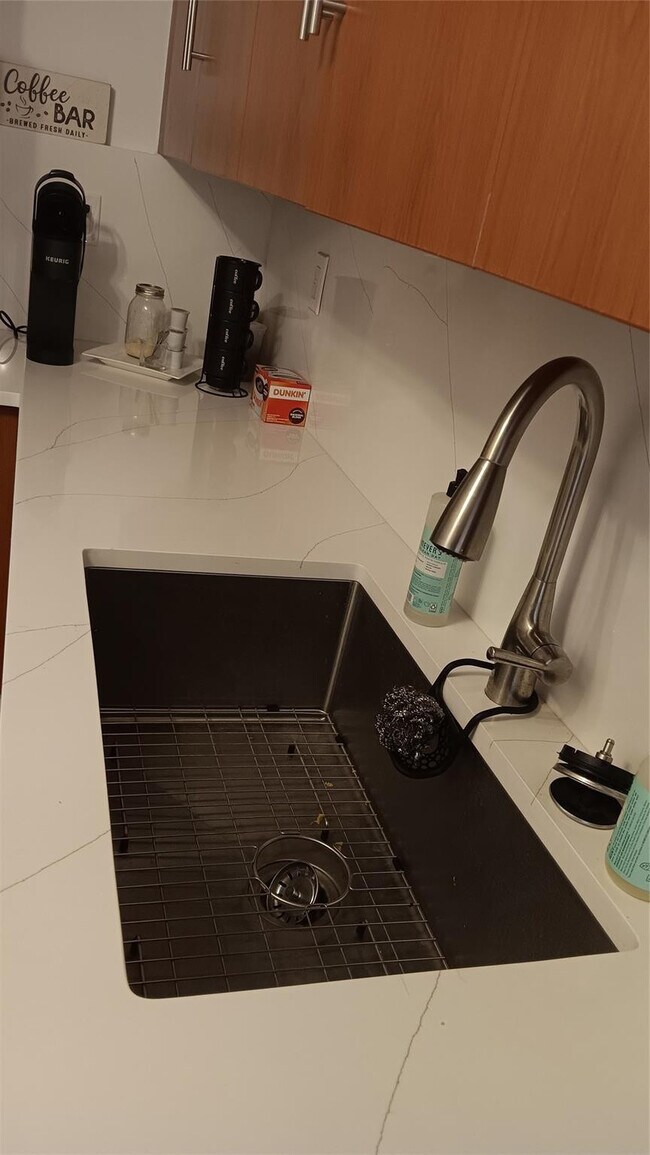 Building Photo - 3001 S Ocean Dr