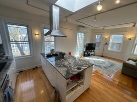 Building Photo - 231 Harvard St