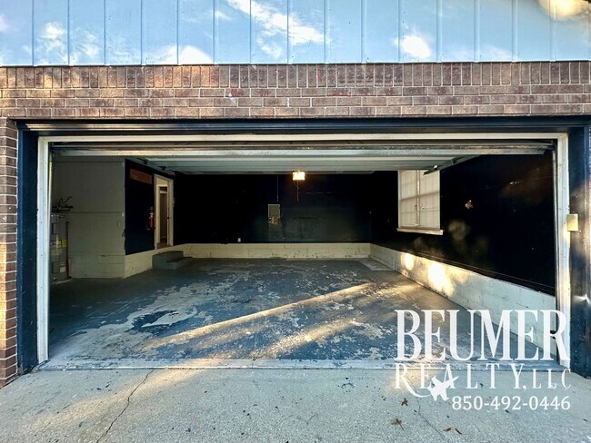 Building Photo - Charming Corner Haven 4BR/3BA Brick Home for Rent