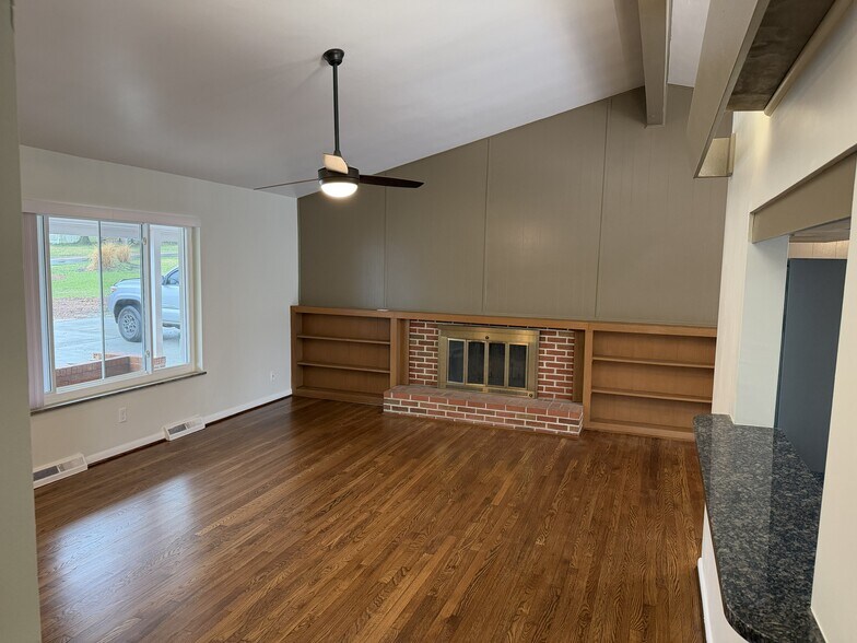 Building Photo - 6930 Euclid Ave