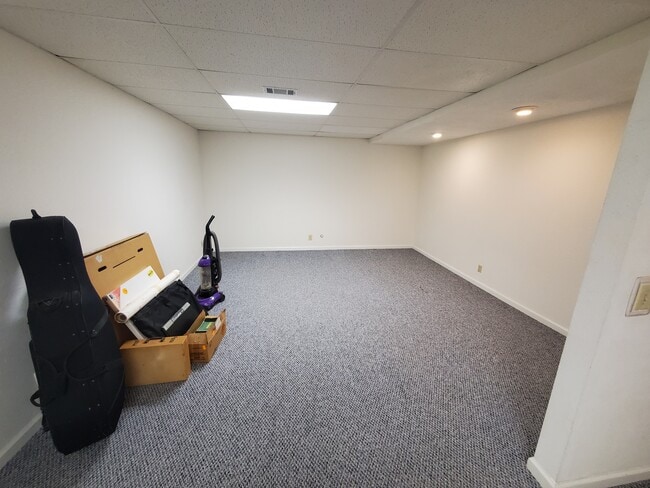 Building Photo - 5621 Chestnut Pond Dr