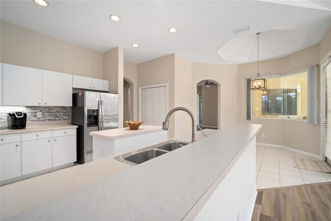 Building Photo - 1103 Signature Dr