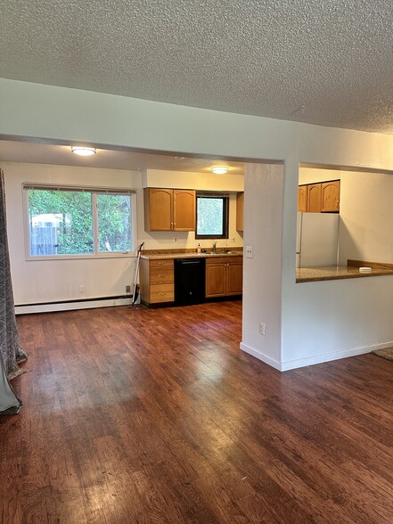Dining and kitchen - 3222 Muriel Pl