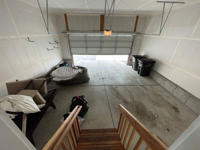 Building Photo - Large Daybreak home!