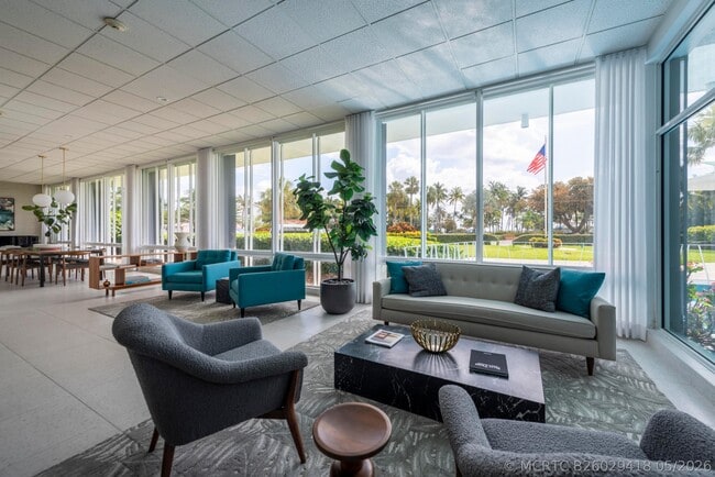 Building Photo - 2840 N Ocean Blvd