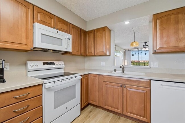 Building Photo - 900 Cove Cay Dr
