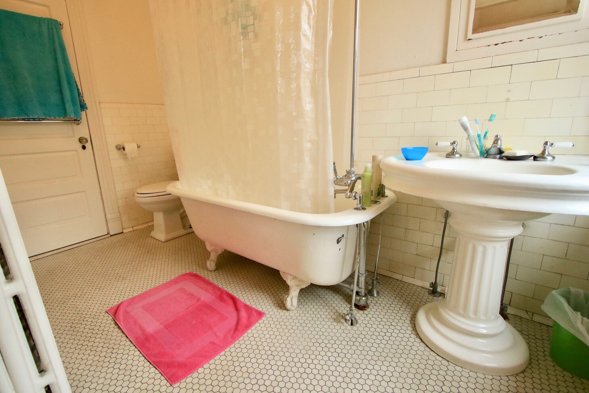 Building Photo - 1713 Riggs Pl NW