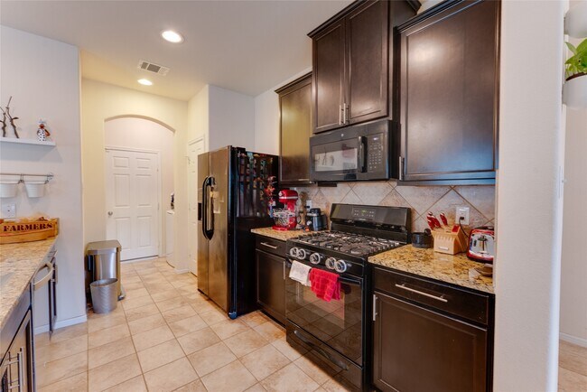 Building Photo - 6047 Wesley Manor Ct