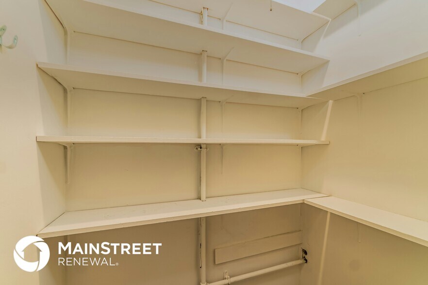 Building Photo - 7512 Greenwood Rd