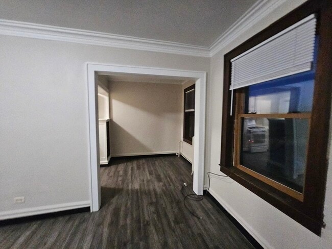 Building Photo - 130 Forest Ave