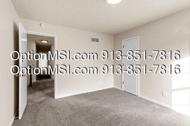 Building Photo - Welcome home to this charming two-story in South Woods subdivision