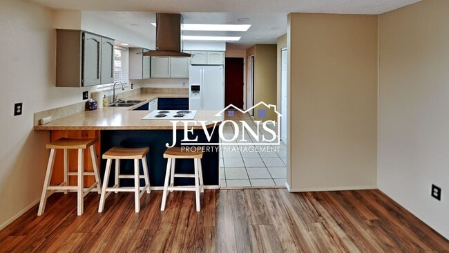 Building Photo - $500 Rent Credit | 3-bedroom single-family...