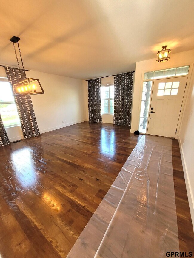 Building Photo - 16402 Iske Dr