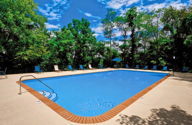 Building Photo - 595 Hicks Rd