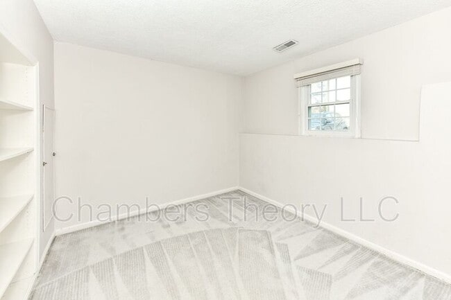 Building Photo - 21 Fendall Ave