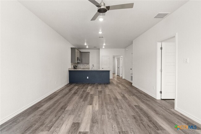 Building Photo - 1106 Lindsey Dr