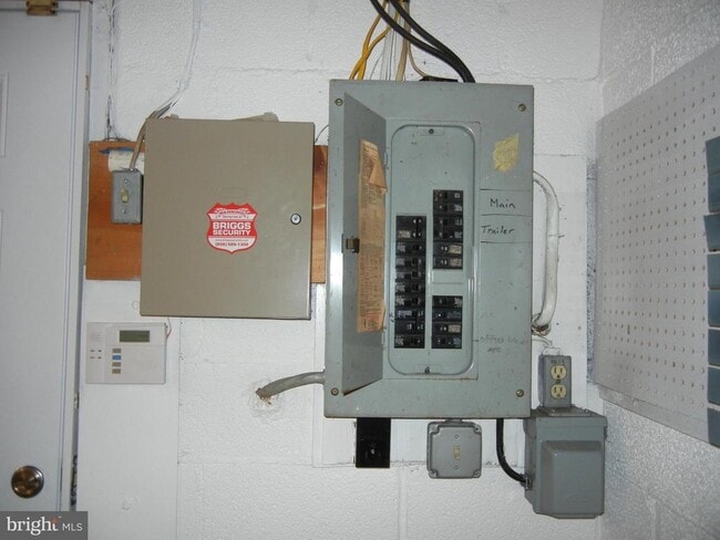 Building Photo - 1616 N Main St