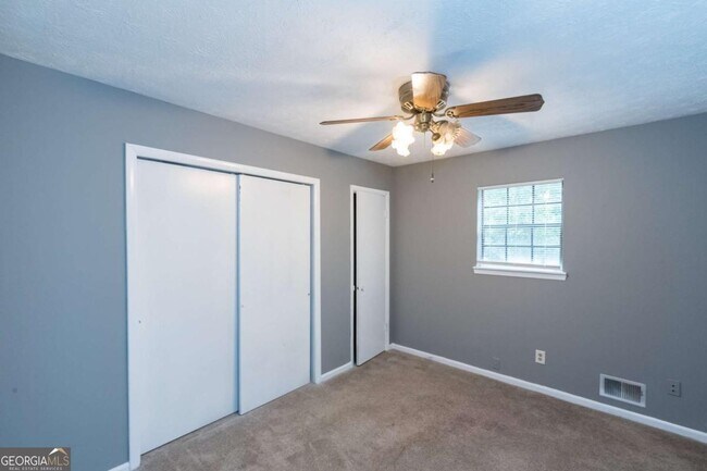 Building Photo - 2275 Camden Ct