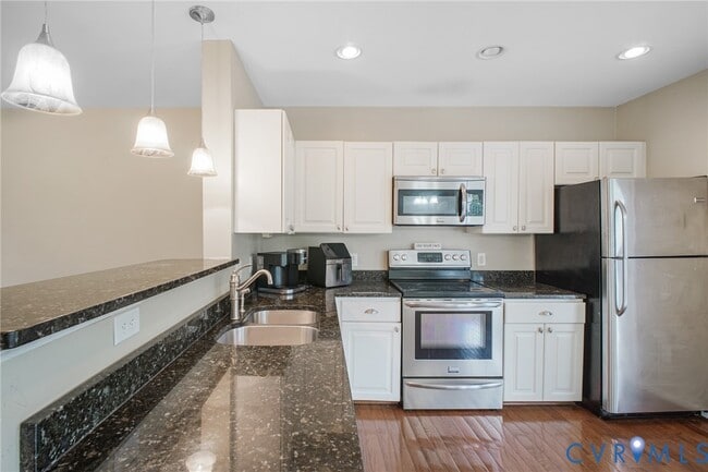 Building Photo - 405 Donelson Loop