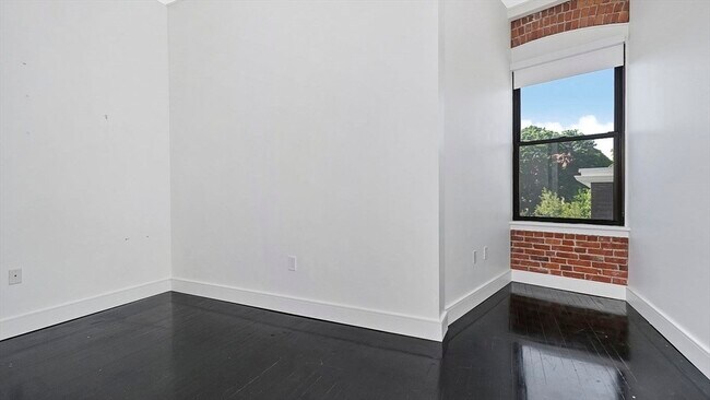 Building Photo - 244 Brighton Ave