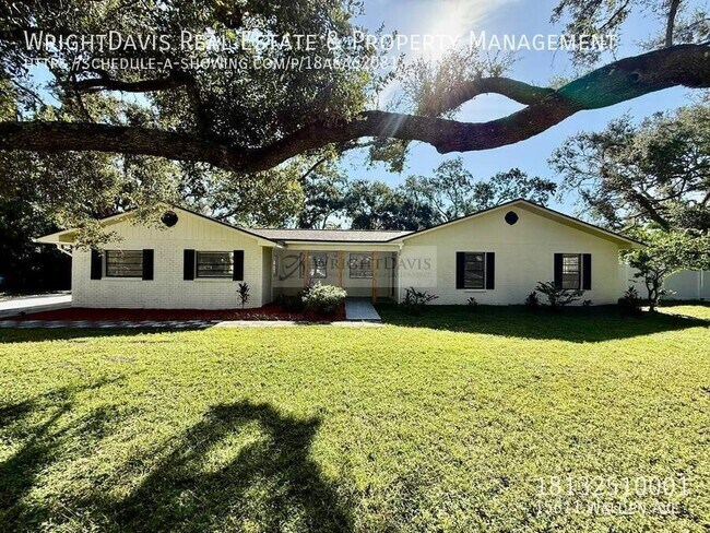 Building Photo - 15611 Walden Ave