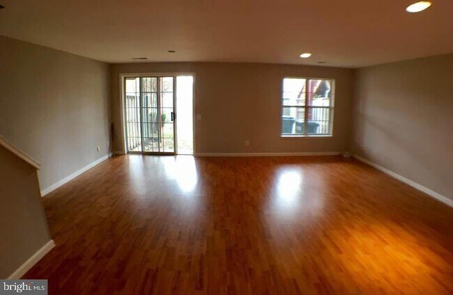 Building Photo - 11815 Limoux Pl