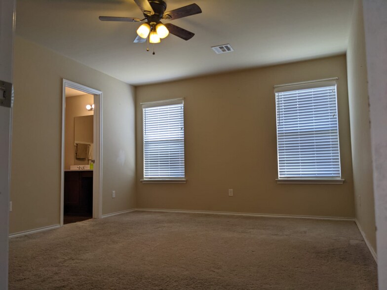 Building Photo - 1801 West Antler Way