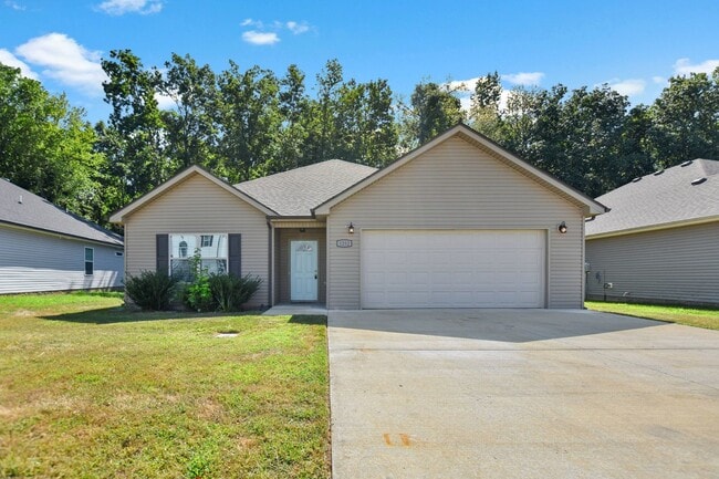Primary Photo - Pet Friendly Three Bedroom!