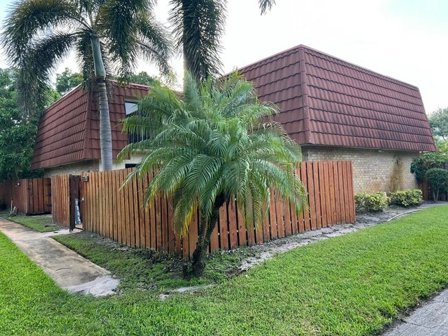Building Photo - 3216 Spanish Wells Dr
