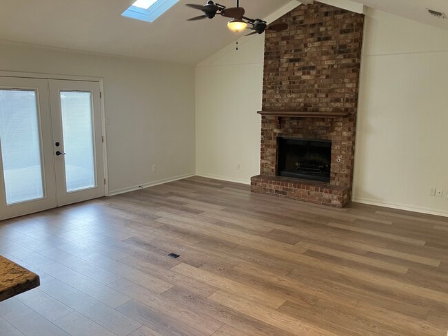 Building Photo - 9 Wabash Cove