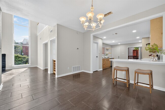 Building Photo - 7447 Cambridge St