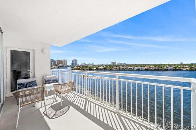 Building Photo - 511 Bayshore Dr