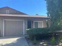 Building Photo - 4973-4975 Summerwood Circle