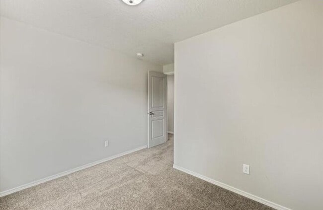 Building Photo - 3525 W 10th Ct