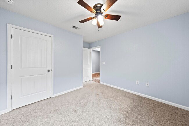 Building Photo - 505 Merganser Way