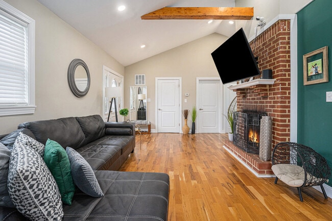 Building Photo - Reservoir