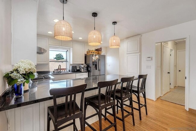 Building Photo - 1166 Agate St