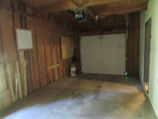 Building Photo - 7653 Farmington Way