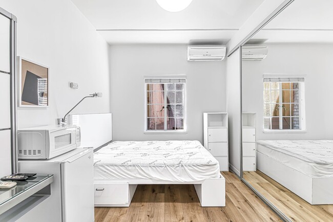 Interior Photo - 335 Pacific Avenue